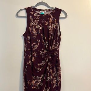 *NWT* Flattering body con midi dress with wrap detail